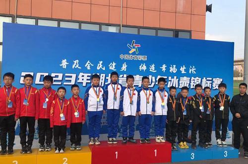 麻城博达学校在省青少年冰壶锦标赛中取得“三金一铜”